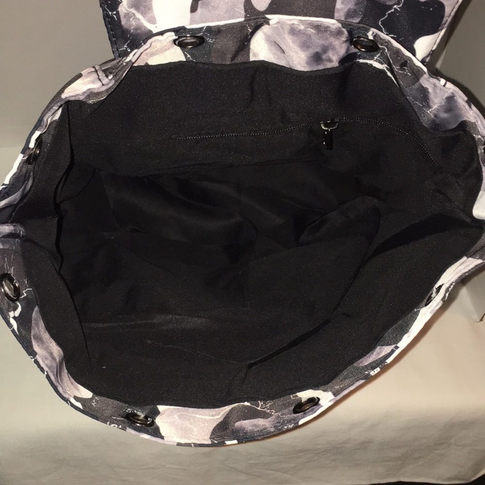 BackPack NWT - Picture 5 of 7